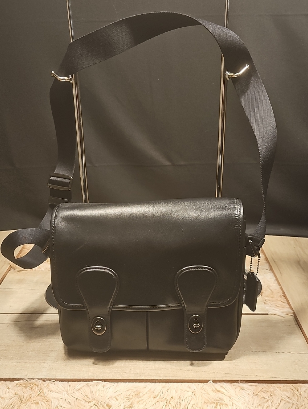 Black Leather Men’s Messenger Bag with Adjustable Strap